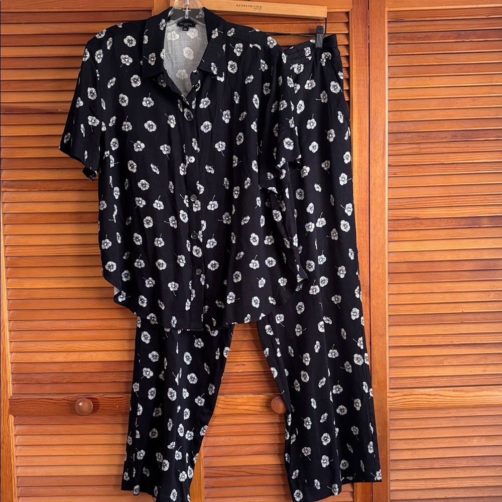 Talbots Twill Black Flower Deco Button Down Top Wide leg Pant Set Size XLp - Picture 2 of 16